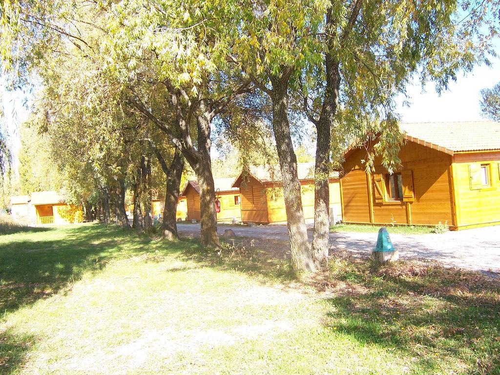 Camping La Motte Flottante La Freissinouse Exterior photo