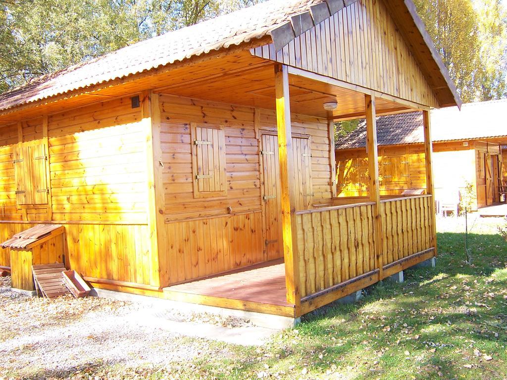 Camping La Motte Flottante La Freissinouse Exterior photo