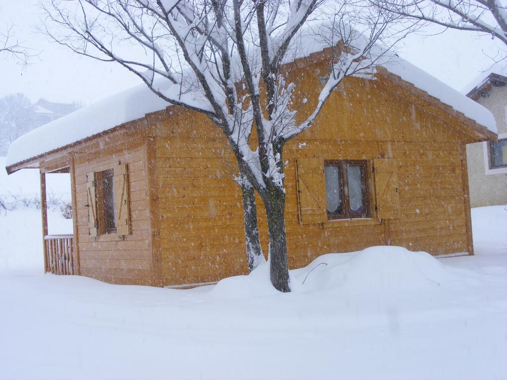 Camping La Motte Flottante La Freissinouse Exterior photo
