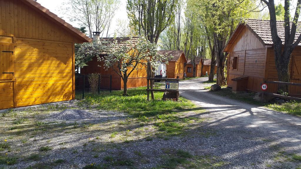 Camping La Motte Flottante La Freissinouse Exterior photo