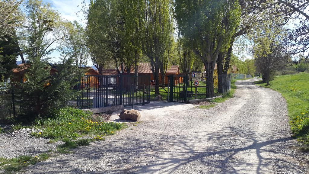 Camping La Motte Flottante La Freissinouse Exterior photo